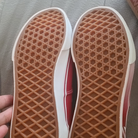 Vans - Picture 3 of 3